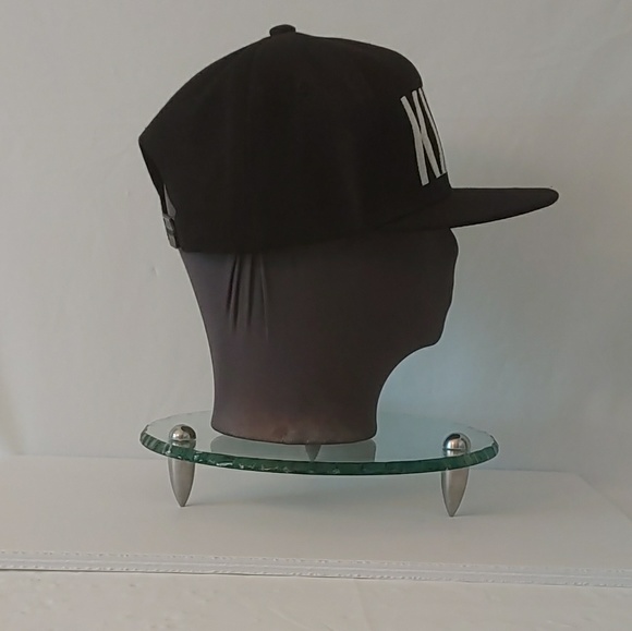 KING Snapback Cap. - Picture 4 of 6